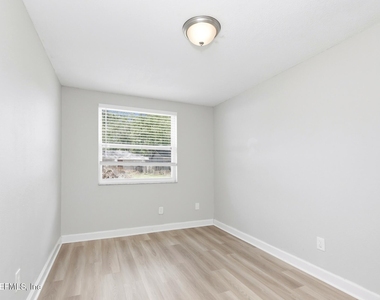 7719 Mccowan - Photo Thumbnail 8