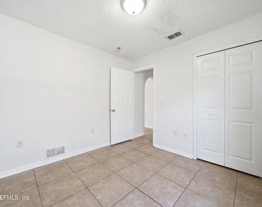 8451 Oak Crossing Drive W - Photo Thumbnail 22
