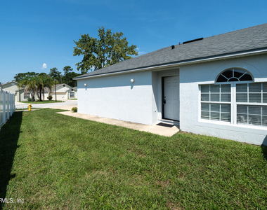 8451 Oak Crossing Drive W - Photo Thumbnail 27