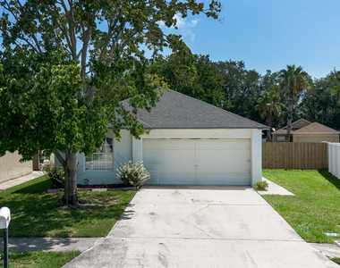 8451 Oak Crossing Drive W - Photo Thumbnail 1