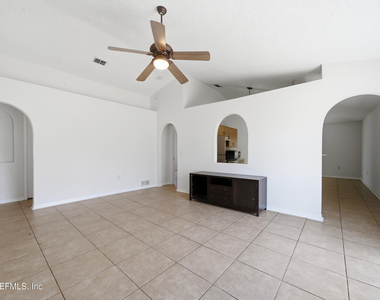 8451 Oak Crossing Drive W - Photo Thumbnail 3
