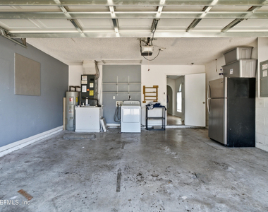 8451 Oak Crossing Drive W - Photo Thumbnail 23