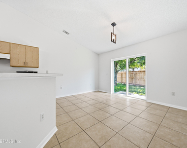 8451 Oak Crossing Drive W - Photo Thumbnail 6