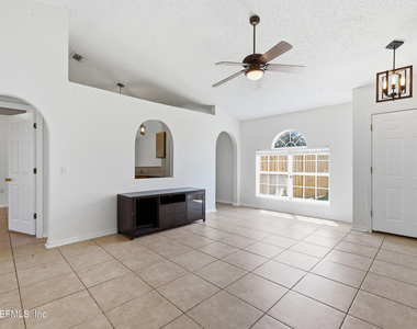 8451 Oak Crossing Drive W - Photo Thumbnail 5