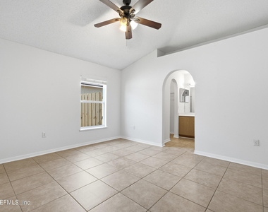 8451 Oak Crossing Drive W - Photo Thumbnail 12