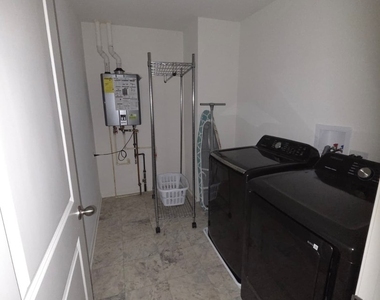 1801 Turtle Creek Drive - Photo Thumbnail 15