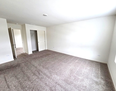 1801 Turtle Creek Drive - Photo Thumbnail 10