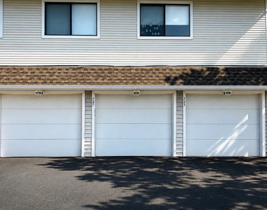 727 Whitesail Drive - Photo Thumbnail 2