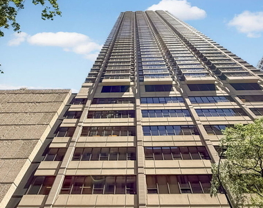 30 E Huron Street - Photo Thumbnail 2