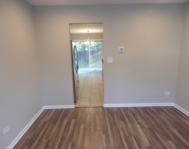 558 Nantucket Way - Photo Thumbnail 28