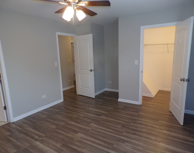 558 Nantucket Way - Photo Thumbnail 13