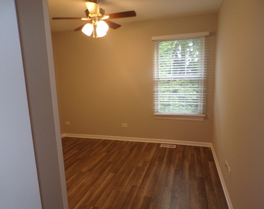 558 Nantucket Way - Photo Thumbnail 19
