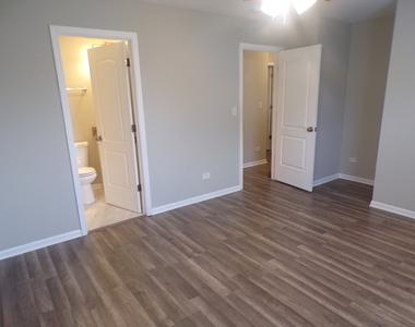558 Nantucket Way - Photo Thumbnail 12