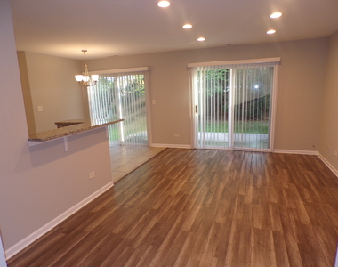 558 Nantucket Way - Photo Thumbnail 11