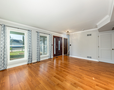 617 Lakewood Farms Drive - Photo Thumbnail 7
