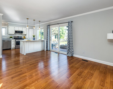 617 Lakewood Farms Drive - Photo Thumbnail 4