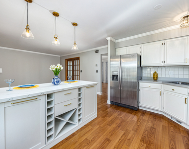 617 Lakewood Farms Drive - Photo Thumbnail 3