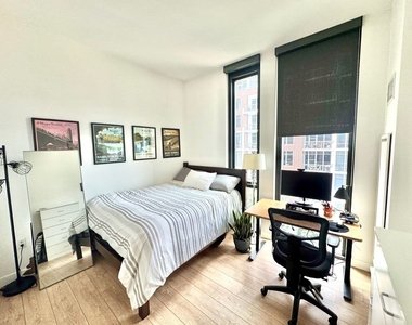 855 W Madison Street - Photo Thumbnail 6