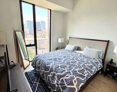 855 W Madison Street - Photo Thumbnail 8