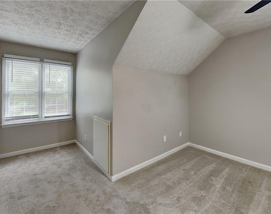 772 Rockfount Way - Photo Thumbnail 8