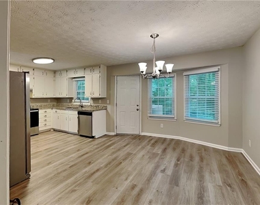 5104 Dogwood Hills Drive - Photo Thumbnail 4