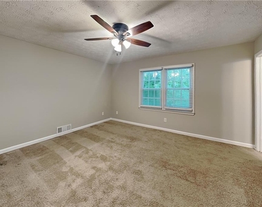 5104 Dogwood Hills Drive - Photo Thumbnail 6