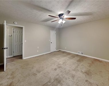5104 Dogwood Hills Drive - Photo Thumbnail 7
