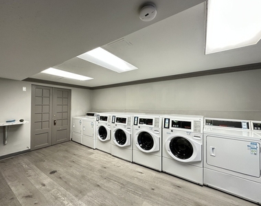 434 W Wellington Avenue - Photo Thumbnail 18