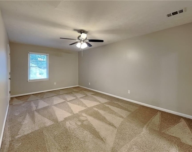 3643 S Marlborough Drive - Photo Thumbnail 7