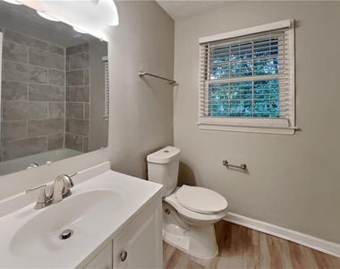 3643 S Marlborough Drive - Photo Thumbnail 15