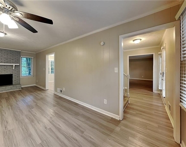 3643 S Marlborough Drive - Photo Thumbnail 4