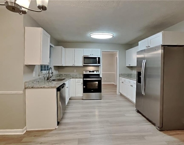 3643 S Marlborough Drive - Photo Thumbnail 6
