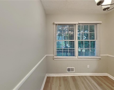 3643 S Marlborough Drive - Photo Thumbnail 5