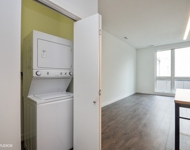 3418 N Lincoln Avenue - Photo Thumbnail 2
