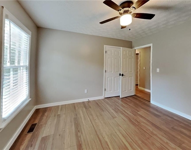 23 Mindy Court - Photo Thumbnail 12