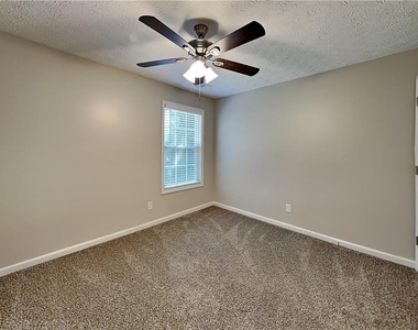 105 Meadow Crest Court - Photo Thumbnail 16