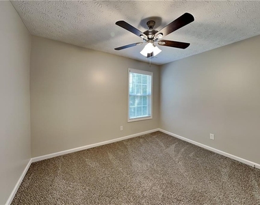 105 Meadow Crest Court - Photo Thumbnail 19