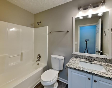 105 Meadow Crest Court - Photo Thumbnail 18