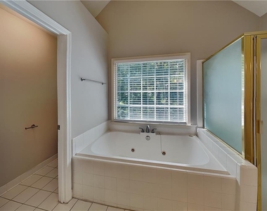 1037 Ashfern Walk - Photo Thumbnail 10