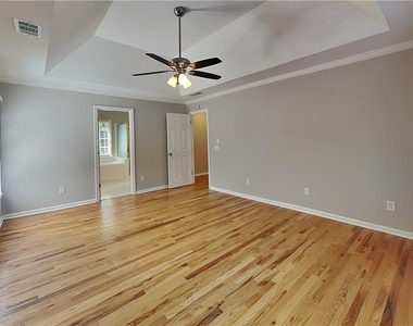 1037 Ashfern Walk - Photo Thumbnail 8