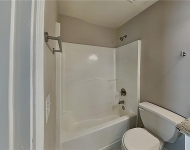 1037 Ashfern Walk - Photo Thumbnail 17