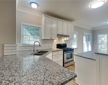 1037 Ashfern Walk - Photo Thumbnail 5