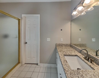 1037 Ashfern Walk - Photo Thumbnail 9