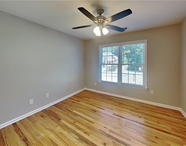 1037 Ashfern Walk - Photo Thumbnail 11