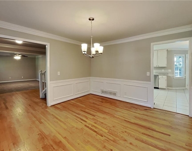 3371 Chatsworth Way - Photo Thumbnail 5