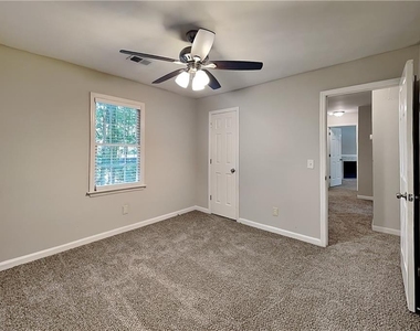3371 Chatsworth Way - Photo Thumbnail 11