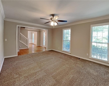 3371 Chatsworth Way - Photo Thumbnail 3