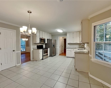3371 Chatsworth Way - Photo Thumbnail 4