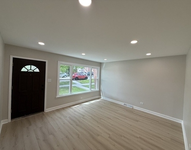 5321 S Kostner Avenue - Photo Thumbnail 1