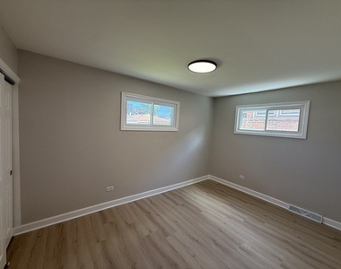 5321 S Kostner Avenue - Photo Thumbnail 7